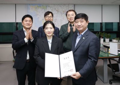 임기제공무원 임용장 교부 _DXS5315_resize.JPG