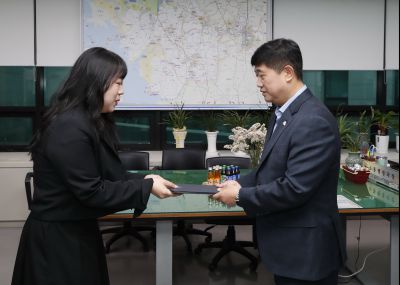 임기제공무원 임용장 교부 _DXS5320_resize.JPG