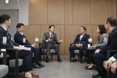 경기신용보증재단 중소기업 소상공인 특례보증 출연실적 우수시군 감사패 전달식 _DXS9170_resize.JPG