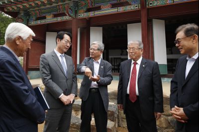정명근 시장 안곡서원 방문 _DXS8512_resize.JPG