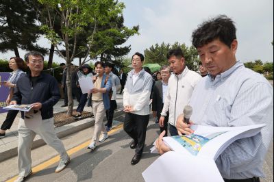 정명근 시장 화성 뱃놀이축제 현장점검 및 정책회의 KakaoTalk_20250522_185755090_22_resize.jpg