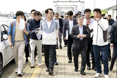 정명근 시장 화성 뱃놀이축제 현장점검 및 정책회의 KakaoTalk_20250522_185702583_05_resize.jpg
