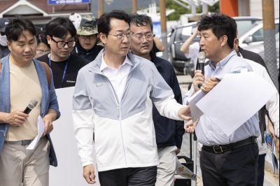 정명근 시장 화성 뱃놀이축제 현장점검 및 정책회의 KakaoTalk_20250522_185702583_08_resize.jpg