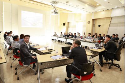 정명근 시장 화성 뱃놀이축제 현장점검 및 정책회의 KakaoTalk_20250522_185702583_23_resize.jpg