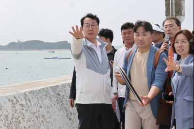 정명근 시장 화성 뱃놀이축제 현장점검 및 정책회의 KakaoTalk_20250522_185755090_14_resize.jpg