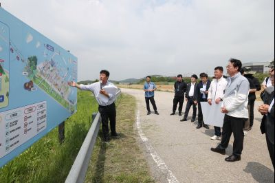 정명근 시장 화성 뱃놀이축제 현장점검 및 정책회의 KakaoTalk_20250522_185755090_17_resize.jpg
