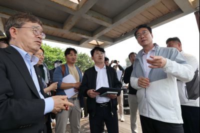 정명근 시장 화성 뱃놀이축제 현장점검 및 정책회의 KakaoTalk_20250522_185755090_20_resize.jpg