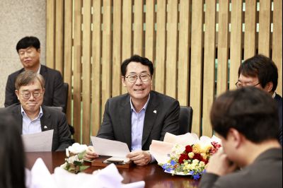 모범공공기관 우수직원 표창장 수여 _42A4599_resize.JPG