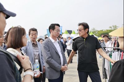 정명근 시장 제15회 화성 뱃놀이 축제 홍보부스 및 종사자 격려 _42A6789_resize.JPG