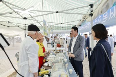 정명근 시장 제15회 화성 뱃놀이 축제 홍보부스 및 종사자 격려 _42A6813_resize.JPG