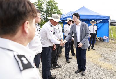 정명근 시장 제15회 화성 뱃놀이 축제 홍보부스 및 종사자 격려 _42A6903_resize.JPG