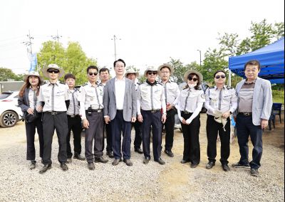 정명근 시장 제15회 화성 뱃놀이 축제 홍보부스 및 종사자 격려 _42A6907_resize.JPG
