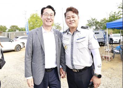 정명근 시장 제15회 화성 뱃놀이 축제 홍보부스 및 종사자 격려 _42A6917_resize.JPG
