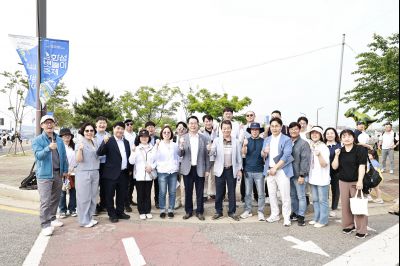 정명근 시장 제15회 화성 뱃놀이 축제 홍보부스 및 종사자 격려 _42A6928_resize.JPG