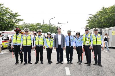 정명근 시장 제15회 화성 뱃놀이 축제 홍보부스 및 종사자 격려 _42A6953_resize.JPG