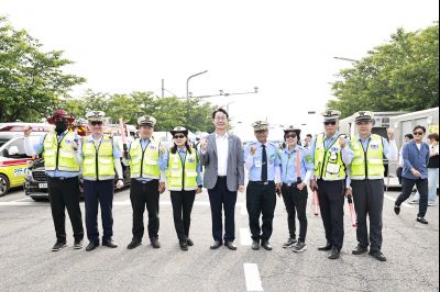 정명근 시장 제15회 화성 뱃놀이 축제 홍보부스 및 종사자 격려 _42A6958_resize.JPG