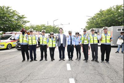 정명근 시장 제15회 화성 뱃놀이 축제 홍보부스 및 종사자 격려 _42A6961_resize.JPG