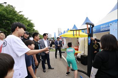 정명근 시장 제15회 화성 뱃놀이 축제 홍보부스 및 종사자 격려 _42A6499_resize.JPG