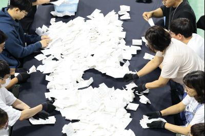 정명근 시장 제21대 대통령 선거 개표장 방문 및 격려 _E2A2089_resize.jpg