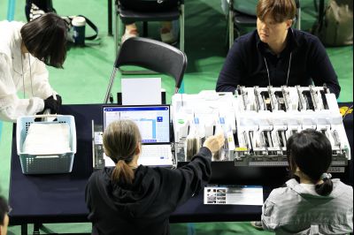 정명근 시장 제21대 대통령 선거 개표장 방문 및 격려 _E2A2292_resize.jpg