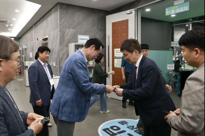 정명근 시장 제21대 대통령 선거 개표장 방문 및 격려 _42A7181_resize.JPG