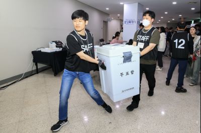 정명근 시장 제21대 대통령 선거 개표장 방문 및 격려 _C6A0397_resize.jpg