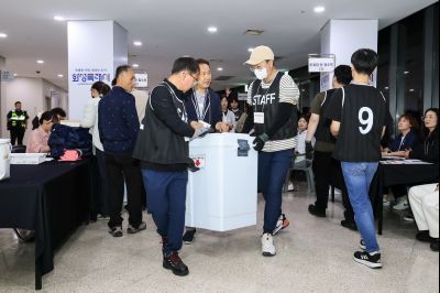 정명근 시장 제21대 대통령 선거 개표장 방문 및 격려 _C6A0406_resize.jpg