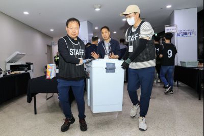 정명근 시장 제21대 대통령 선거 개표장 방문 및 격려 _C6A0412_resize.jpg
