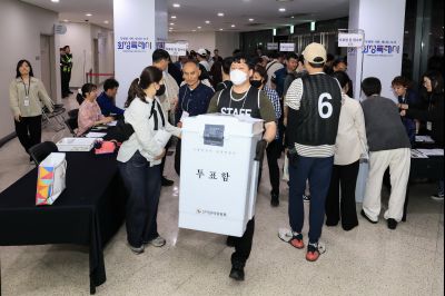정명근 시장 제21대 대통령 선거 개표장 방문 및 격려 _C6A0502_resize.jpg