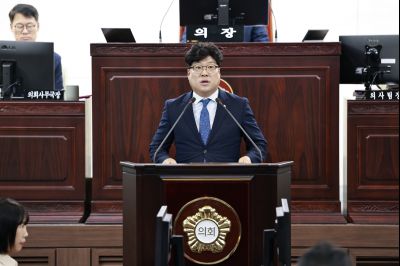 제242회 제1차 정례회 제1차 본회의 _42A8457_resize.JPG