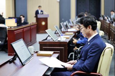 제242회 제1차 정례회 제1차 본회의 _42A8327_resize.JPG