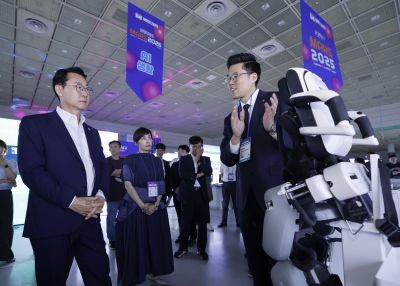 화성특례시 AI EXPO MARS 2025 첫째날 KakaoTalk_20250618_160826346_02_resize.jpg