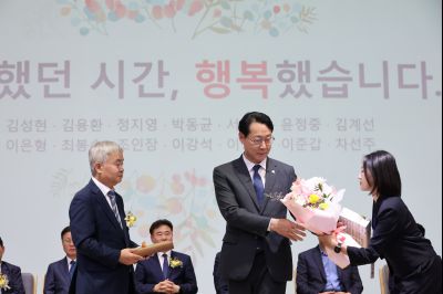2025년 상반기 퇴임식 3J2A9024_resize.JPG