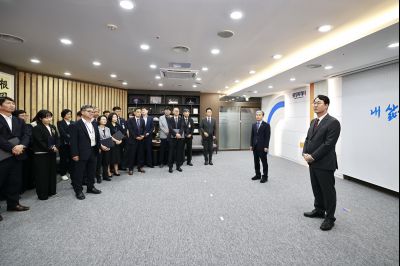 4급 이상 전보 및 5급 이상 승진 임용장 교부 _42A2386_resize.JPG