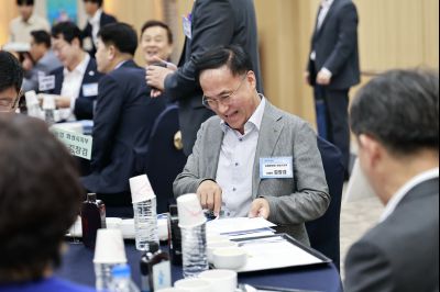 제200차 화성경제인포럼 _42A4128_resize.JPG