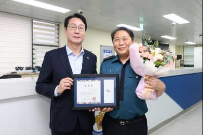 동탄지구대 방문 유공자 표창 3J2A8741_resize.JPG
