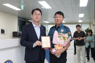 동탄지구대 방문 유공자 표창 3J2A8764_resize.JPG