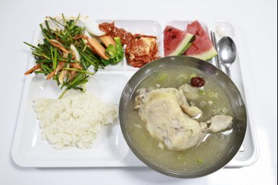 여름철 직원격려 삼계탕 배식 KakaoTalk_20250722_130926852_19_크기변경.jpg