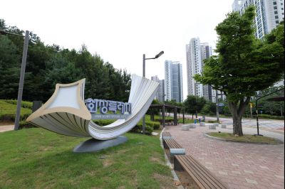 화성특례시 상징조형물 제막식 및 설치현황 KakaoTalk_20250728_162447825_01_크기변경.jpg