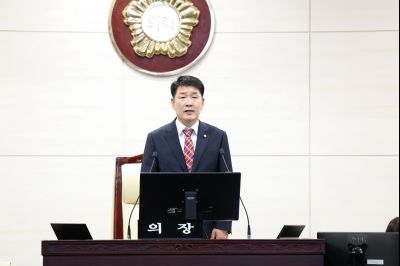 제243회 임시회 제2차 본회의 시정질문 3J2A8325_크기변경.JPG