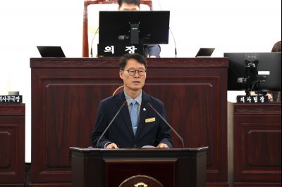 제243회 임시회 제2차 본회의 시정질문 3J2A8328_크기변경.JPG