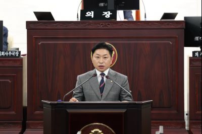 제243회 임시회 제2차 본회의 시정질문 3J2A8404_크기변경.JPG