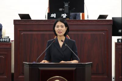 제243회 임시회 제2차 본회의 시정질문 3J2A8410_크기변경.JPG