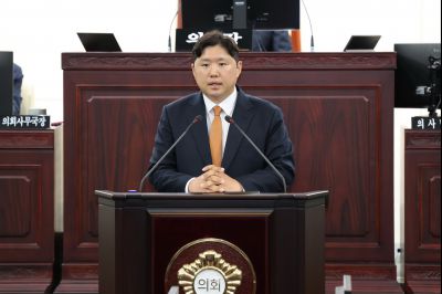 제243회 임시회 제2차 본회의 시정질문 3J2A8429_크기변경.JPG
