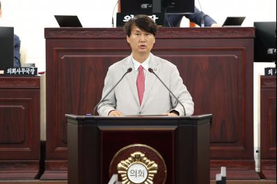 제243회 임시회 제2차 본회의 시정질문 3J2A8446_크기변경.JPG