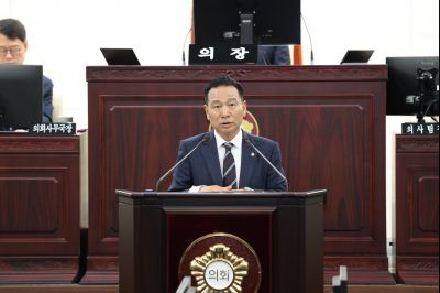 제243회 임시회 제2차 본회의 시정질문 3J2A8458_크기변경.JPG