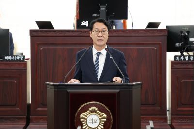 제243회 임시회 제2차 본회의 시정질문 3J2A8476_크기변경.JPG