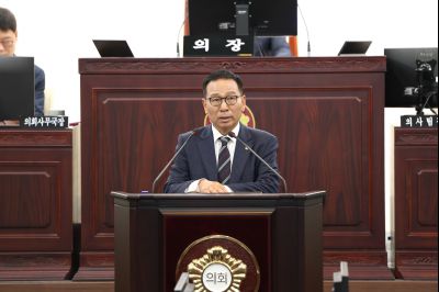 제243회 임시회 제2차 본회의 시정질문 3J2A8512_크기변경.JPG