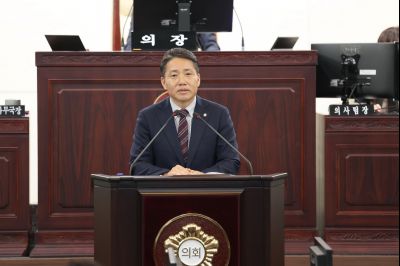제243회 임시회 제2차 본회의 시정질문 3J2A8528_크기변경.JPG