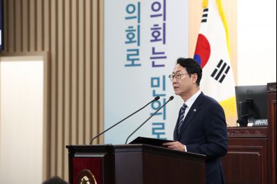 제243회 임시회 제2차 본회의 시정질문 3J2A8568_크기변경.JPG